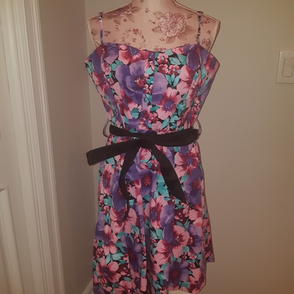 Lady Dutch Floral Dress XL NWT - Picture 2 of 16